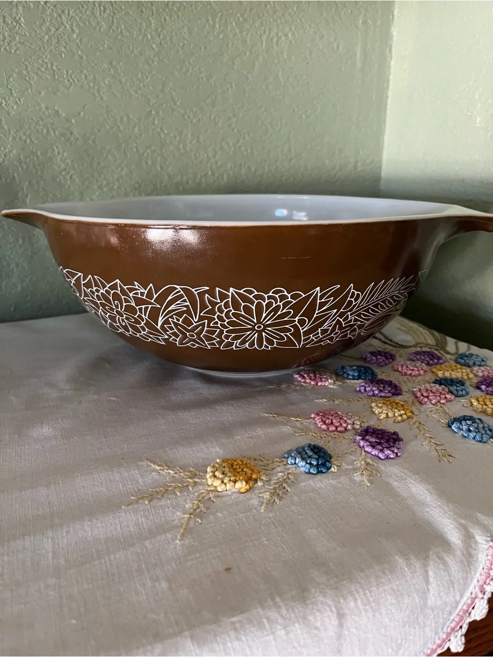 Vintage Pyrex Woodland Cinderella Mixing Bowl #444 – 4 Quart – 1970s